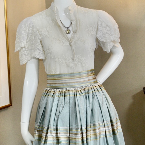Vintage 3-Piece Ensemble IIvory Embroidered Blouse, Silk Skirt & sash, Rizkallah - Picture 8 of 16